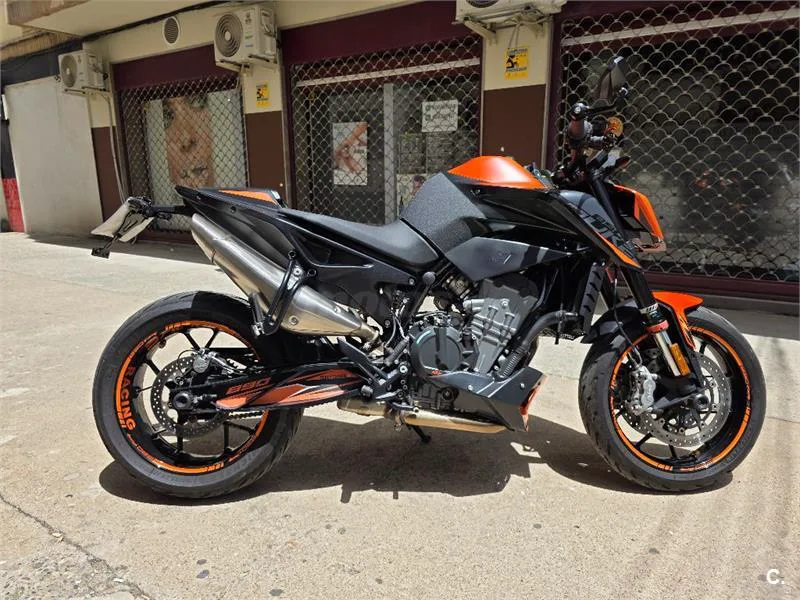 KTM 890 – Vista 2