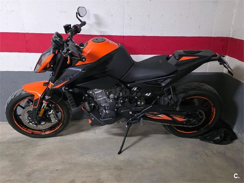 KTM 890 – Vista 6