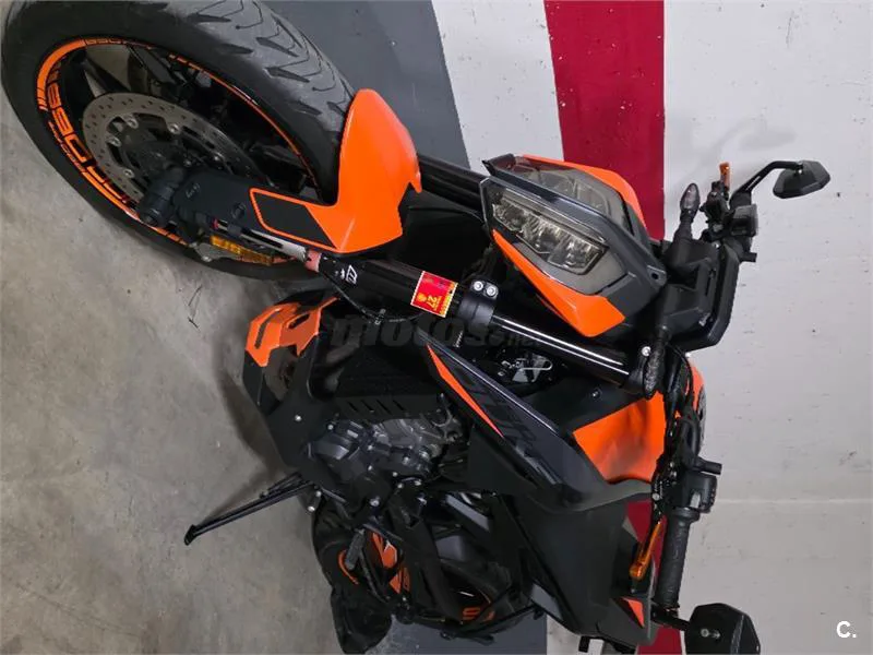 KTM 890 – Vista 7