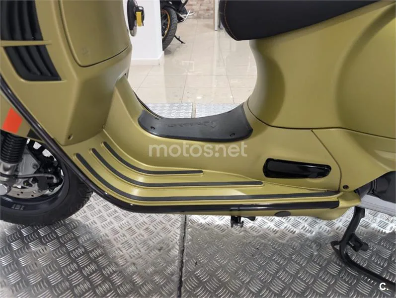 Vespa GTS 125 – Vista 21
