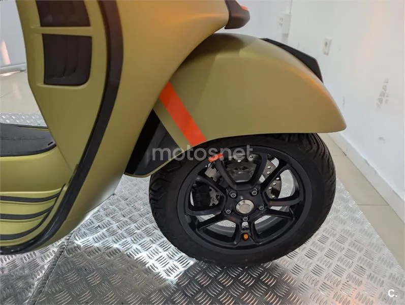 Vespa GTS 125 – Vista 23