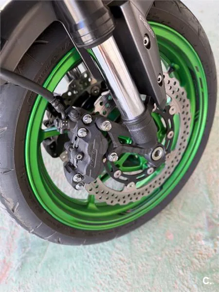 Kawasaki Z900 – Vista 8