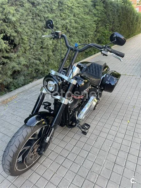 Harley-Davidson Sport Glide – Vista 8