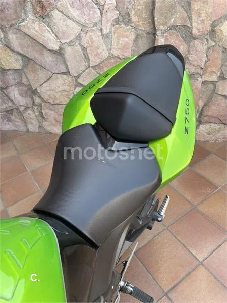 Kawasaki Z750 – Vista 7