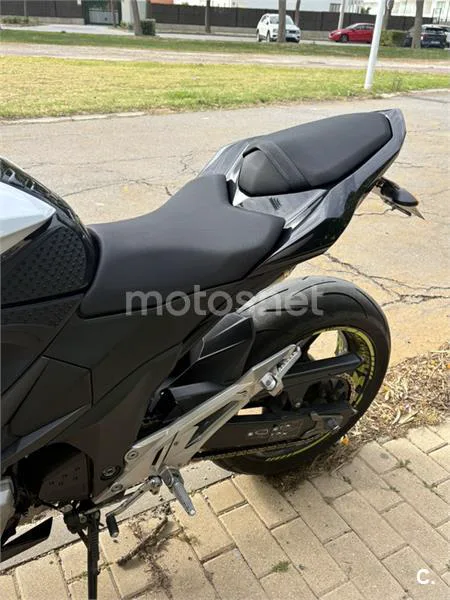 Kawasaki Z800 – Vista 3