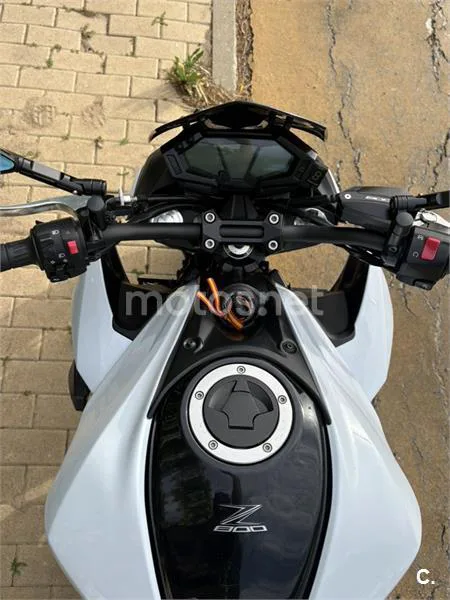 Kawasaki Z800 – Vista 4