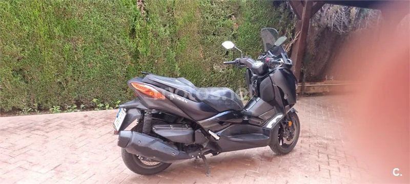 Yamaha XMAX 400 – Vista 3