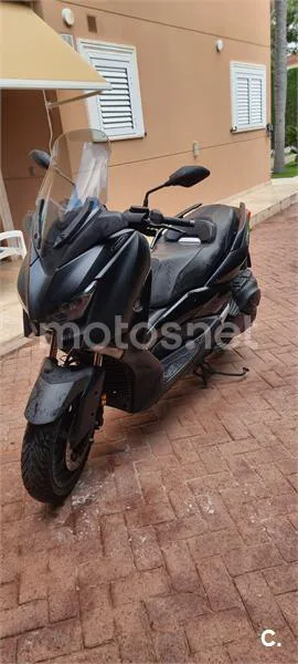 Yamaha XMAX 400 – Vista 6