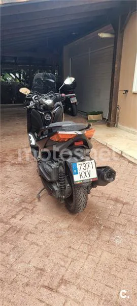 Yamaha XMAX 400 – Vista 7