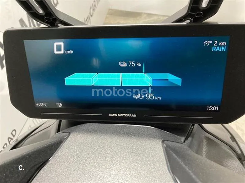 BMW CE 04 – Vista 6