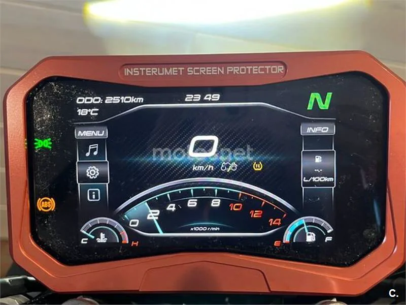 CFMOTO 450NK – Vista 13