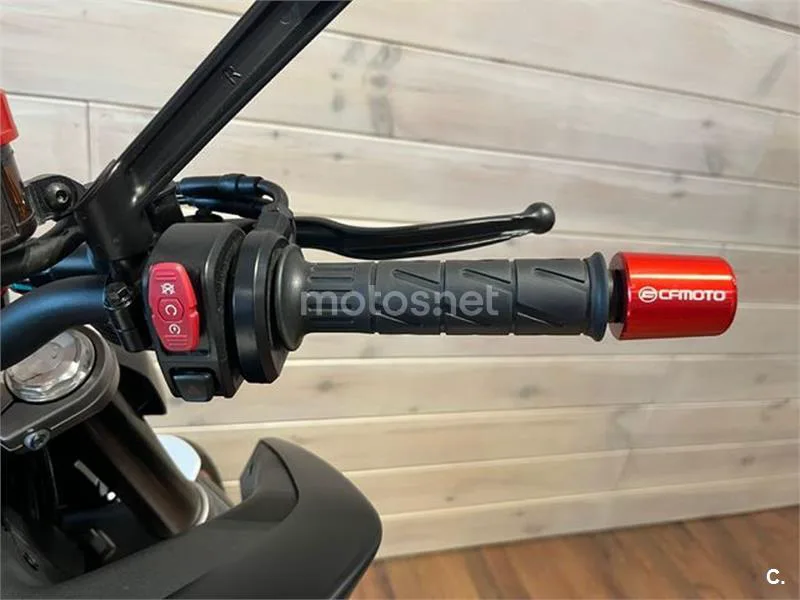 CFMOTO 450NK – Vista 14