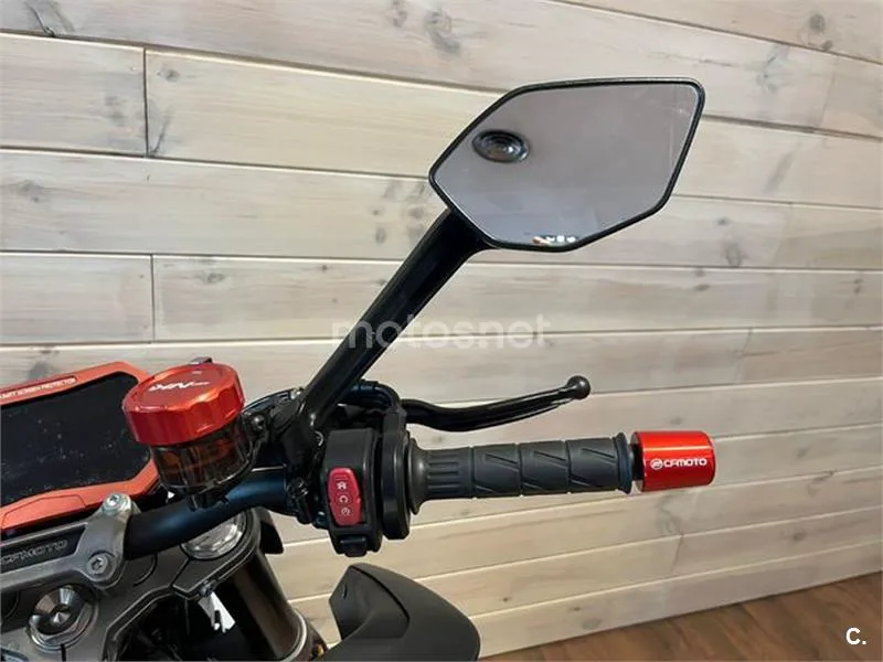 CFMOTO 450NK – Vista 15
