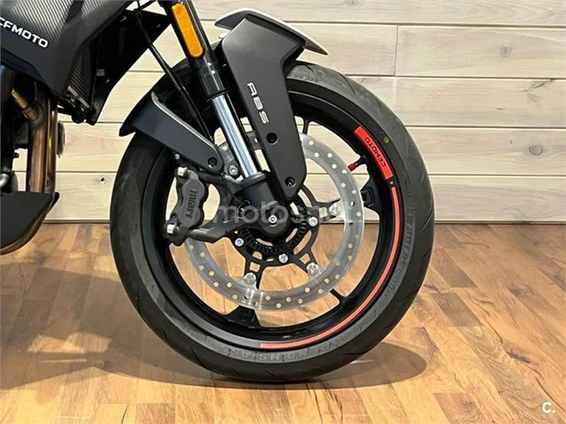 CFMOTO 450NK – Vista 9