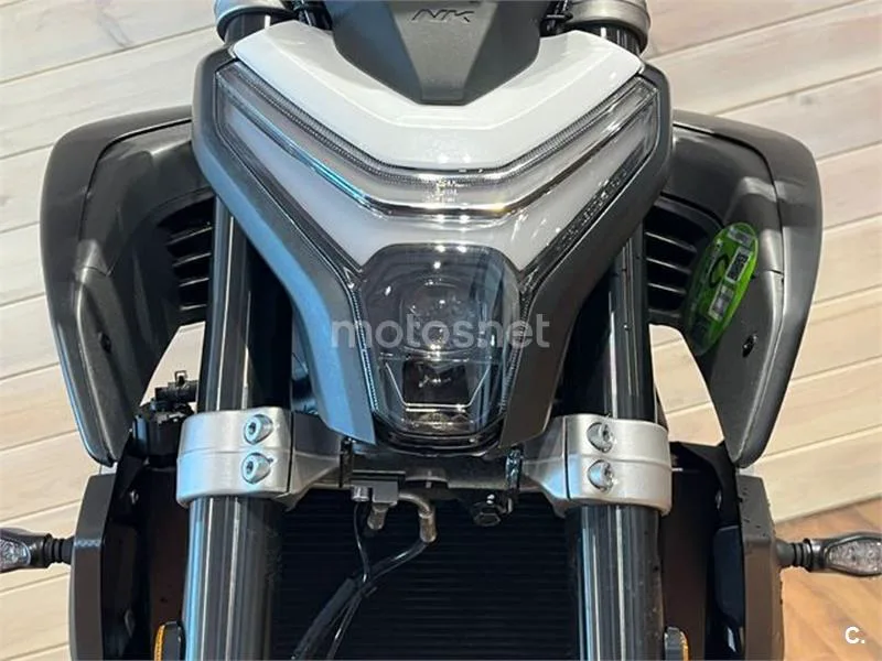 CFMOTO 450NK – Vista 10