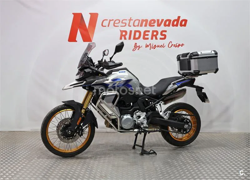 Voge 900 DSX – Vista 4