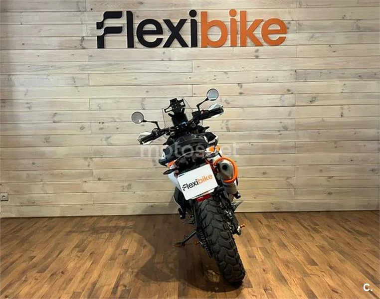 KTM 890 – Vista 5