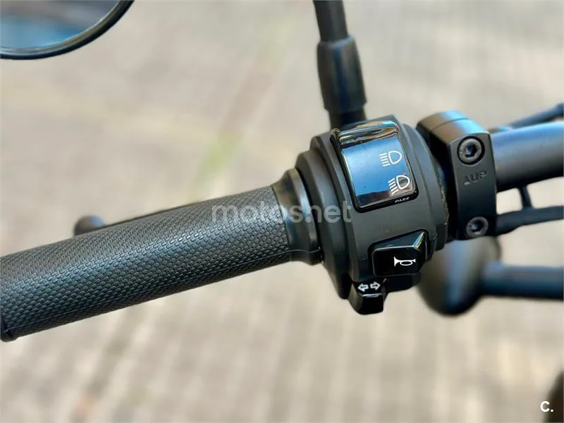 Honda CMX 500 Rebel – Vista 13