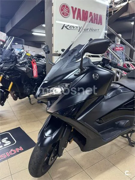 Yamaha TMAX – Vista 7
