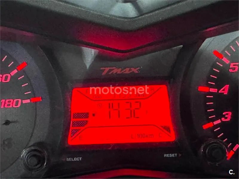Yamaha TMAX 530 – Vista 4