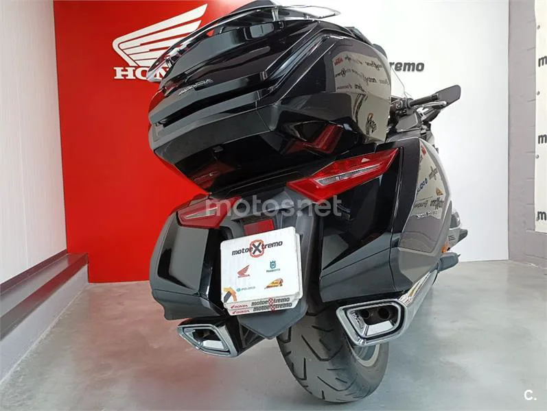 Honda GL 1800 Gold Wing – Vista 15