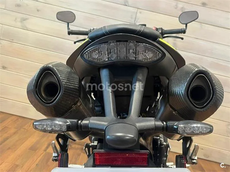 Triumph Speed Triple – Vista 6