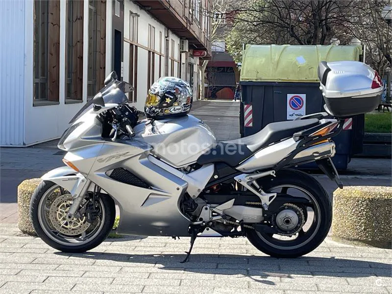 Honda VFR 800 – Vista 3