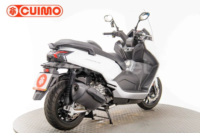 SYM Maxsym 400 – Vista 4