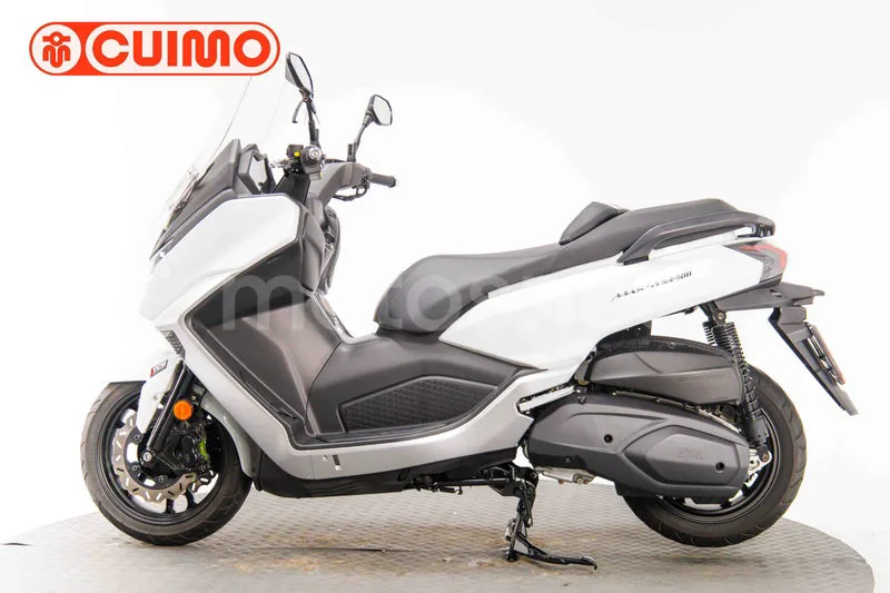 SYM Maxsym 400 – Vista 8