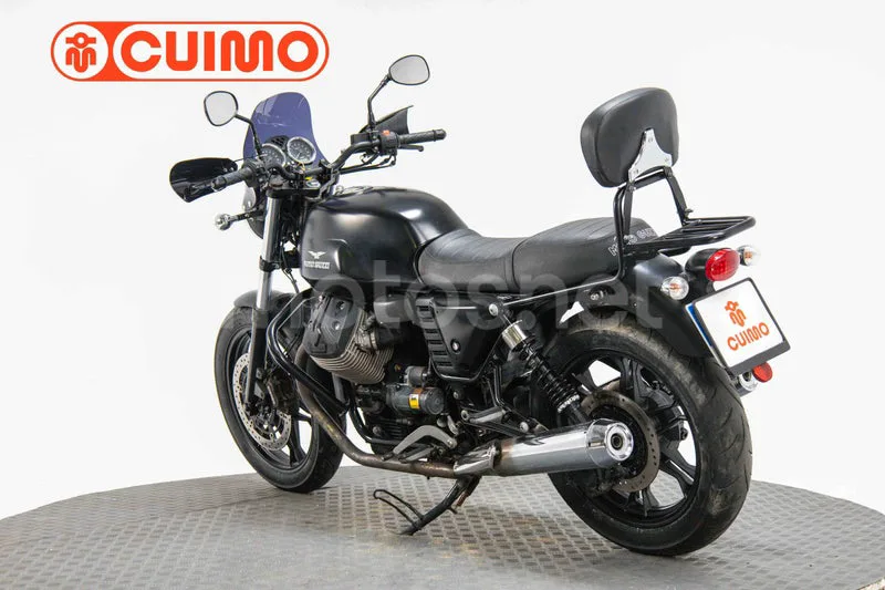 Moto Guzzi V7 – Vista 13