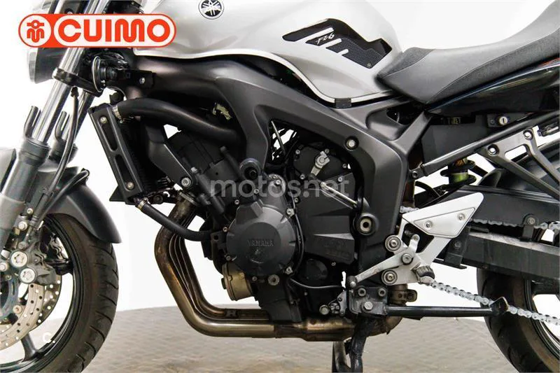 Yamaha FZ6 – Vista 19