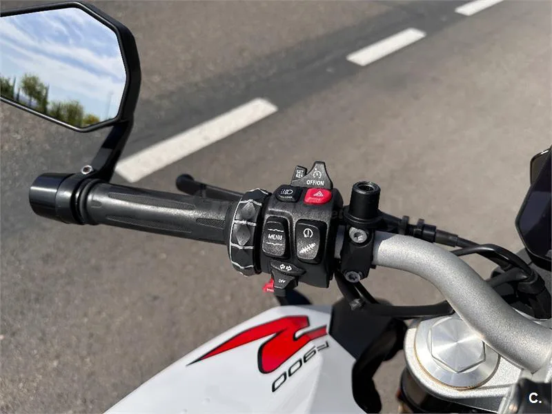 BMW F 900 R – Vista 4