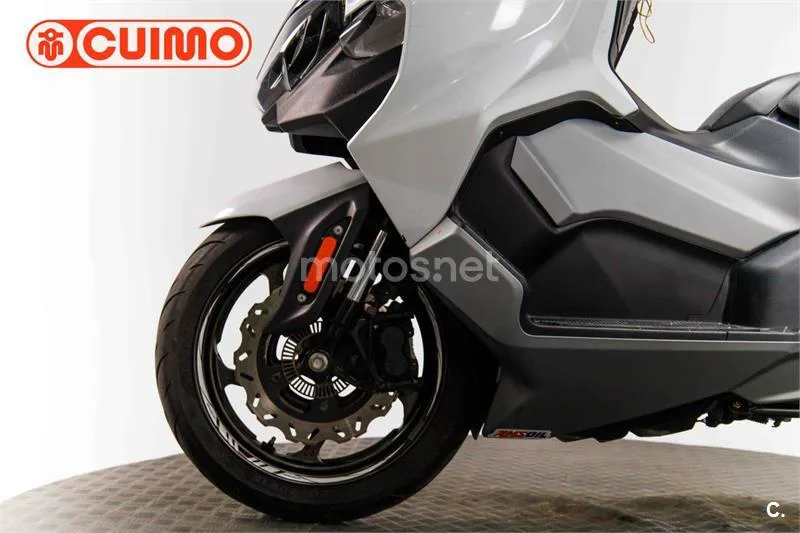 SYM Maxsym TL 500 – Vista 19