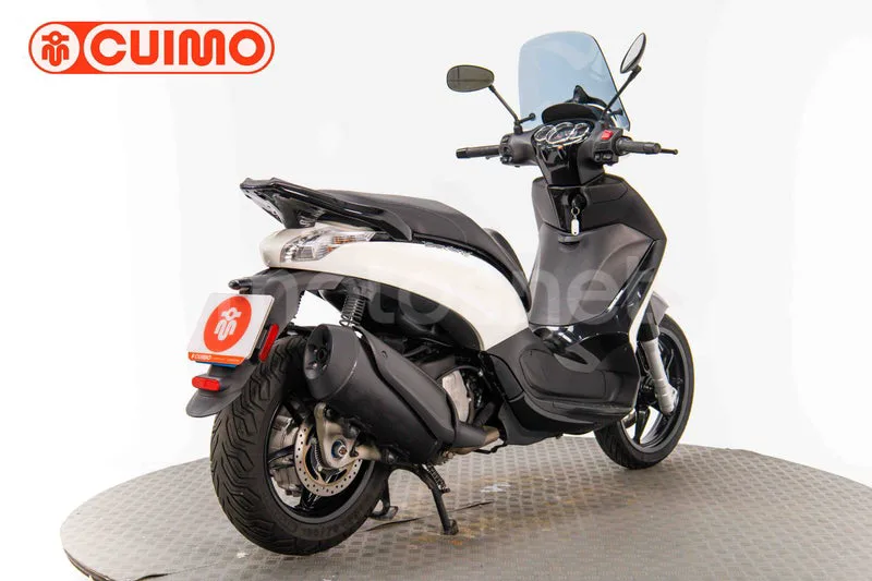 Piaggio Beverly – Vista 4