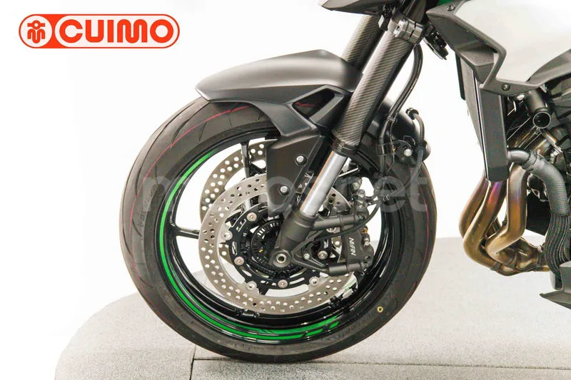 Kawasaki Z900 – Vista 20
