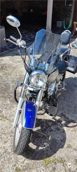 Hyosung Aquila GV 125 – Vista 3