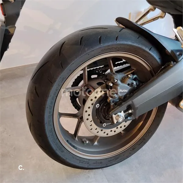 Honda CB 650 R – Vista 18
