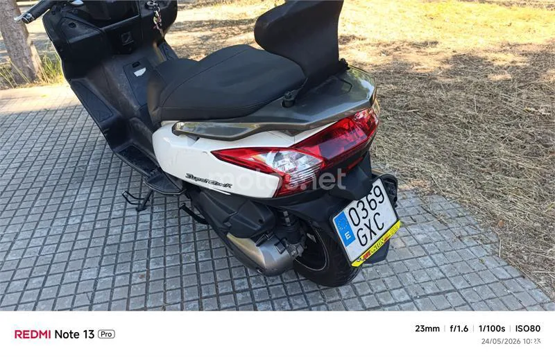 Kymco Super Dink 300 – Vista 3