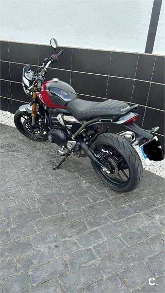Triumph Speed 400 – Vista 2