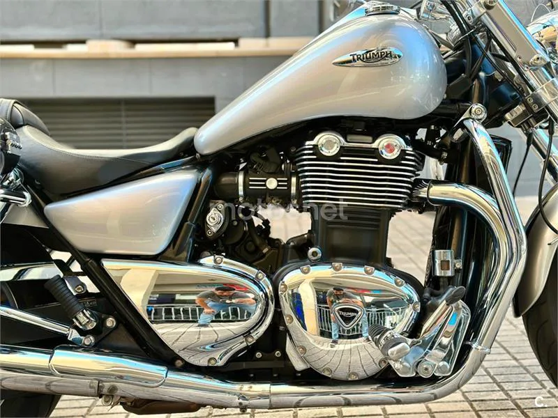 Triumph Thunderbird 1600 – Vista 15