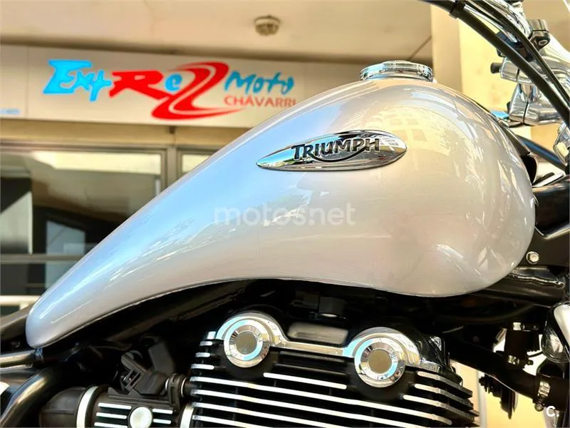 Triumph Thunderbird 1600 – Vista 24