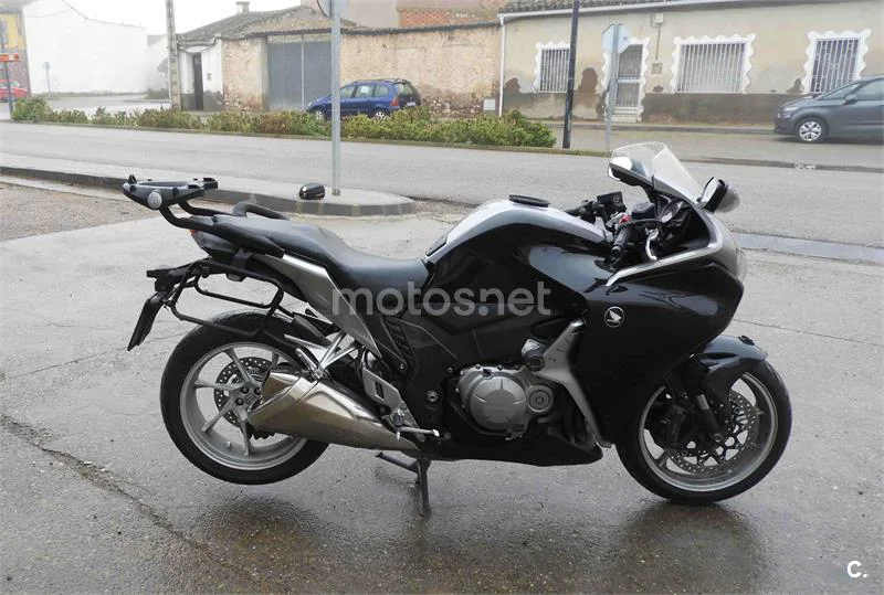 Honda VFR 1200 F – Vista 3