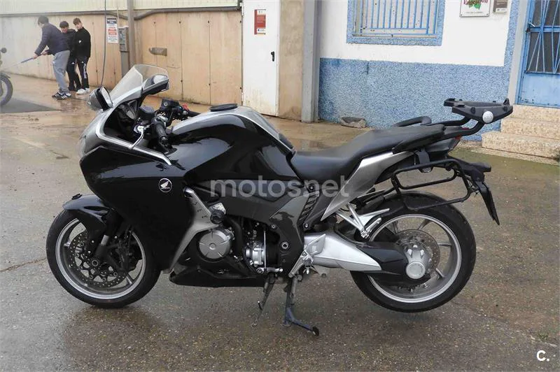 Honda VFR 1200 F – Vista 4