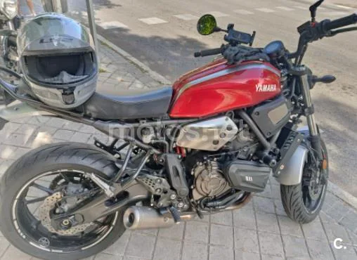 Yamaha XSR700 - Vista 5