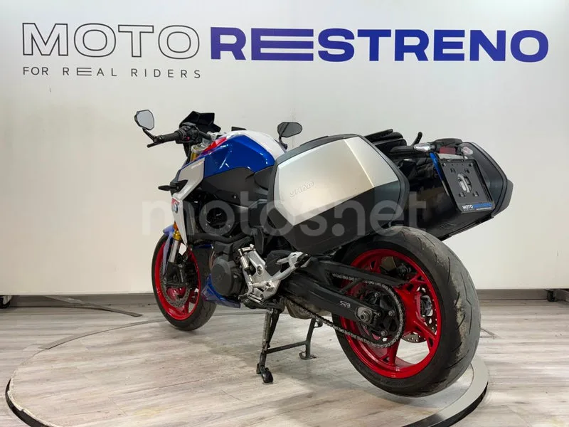 BMW F 900 R – Vista 3