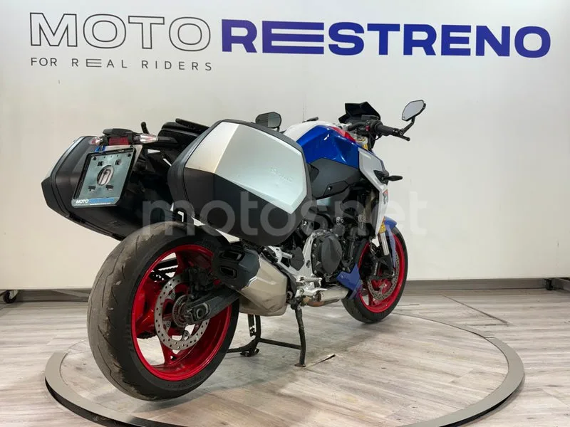 BMW F 900 R – Vista 8