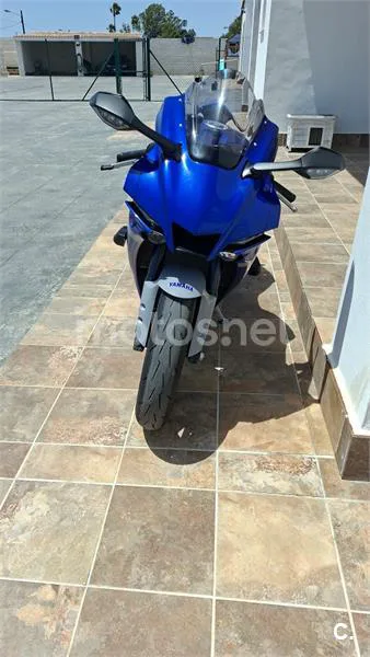 Yamaha R1 – Vista 3