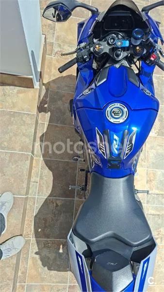 Yamaha R1 – Vista 4