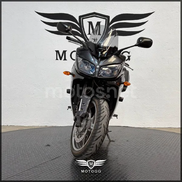 Yamaha FZ1 Fazer – Vista 4