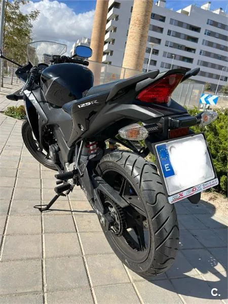 Honda CBR 125R – Vista 2